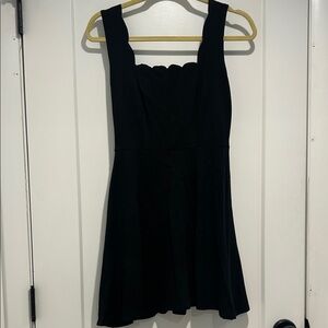 Black Scalloped Sleeveless Dress
